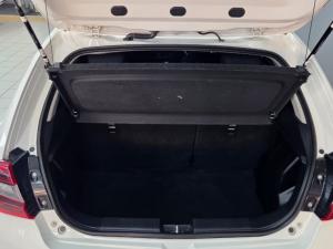 Suzuki Baleno 1.5 GLX - Image 10