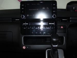 Hyundai Staria 2.2D Executive automatic - Image 11