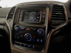 Jeep Grand Cherokee 3.0 CRD Laredo - Image 12