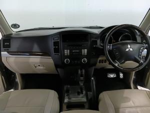 Mitsubishi Pajero 5-door 3.2DI-D GLS - Image 11