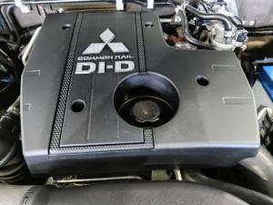 Mitsubishi Pajero 5-door 3.2DI-D GLS - Image 14