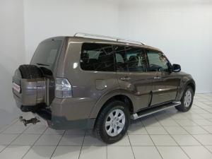 Mitsubishi Pajero 5-door 3.2DI-D GLS - Image 4