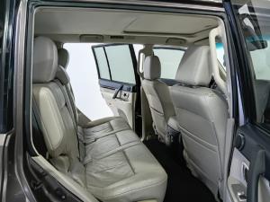 Mitsubishi Pajero 5-door 3.2DI-D GLS - Image 9