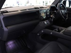 Land Rover Defender 130 D350 X-Dynamic HSE - Image 17