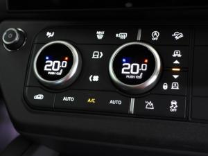 Land Rover Defender 130 D350 X-Dynamic HSE - Image 27