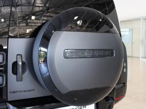 Land Rover Defender 130 D350 X-Dynamic HSE - Image 29