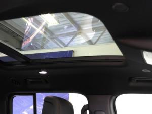 Land Rover Defender 130 D350 X-Dynamic HSE - Image 31