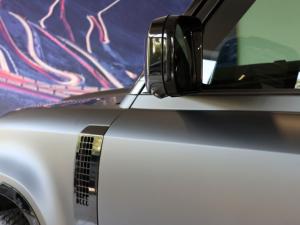 Land Rover Defender 130 D350 X-Dynamic HSE - Image 35