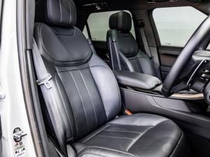 Land Rover Range Rover Sport D350 Dynamic HSE - Image 9