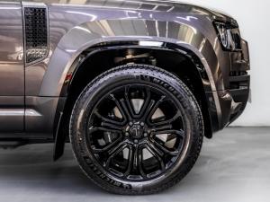 Land Rover Defender 110 Octa - Image 4