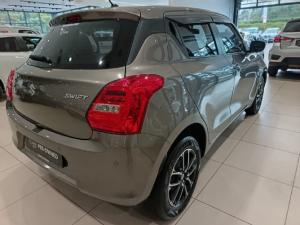 Suzuki Swift 1.2 GLX auto - Image 12