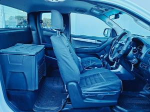 Isuzu KB 300D-Teq Extended cab 4x4 LX - Image 6