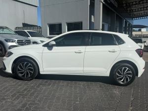 Volkswagen Polo hatch 1.0TSI 85kW Life - Image 3