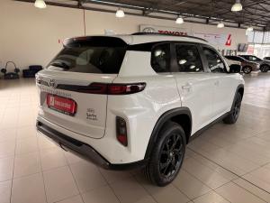 Toyota Urban Cruiser 1.5 XR manual - Image 2