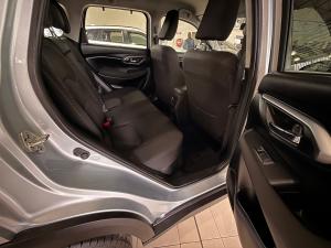 Toyota Urban Cruiser 1.5 XR manual - Image 16