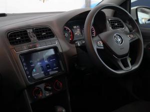 Volkswagen Polo Vivo hatch 1.6 Life - Image 17
