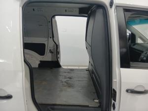 Volkswagen Caddy Maxi 2.0TDI panel van - Image 10