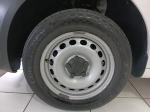 Volkswagen Caddy Maxi 2.0TDI panel van - Image 12
