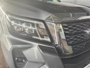 Nissan Navara 2.5DDTi double cab LE Plus - Image 10