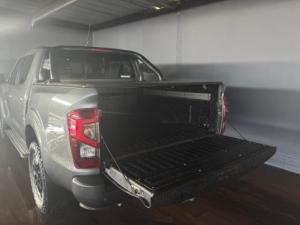 Nissan Navara 2.5DDTi double cab LE Plus - Image 8