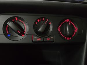 Volkswagen Polo Vivo hatch 1.4 Life - Image 14