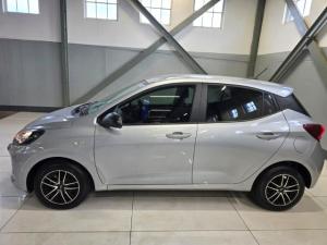 Hyundai Grand i10 1.0 Premium hatch - Image 10