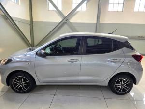 Hyundai Grand i10 1.0 Premium hatch - Image 16