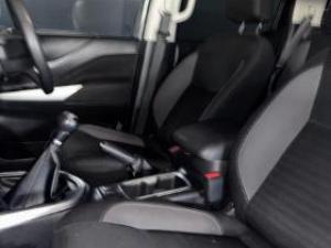 Nissan Navara 2.5DDTi double cab SE 4x4 - Image 10