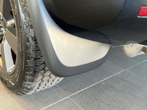 Land Rover Defender 110 D250 X-Dynamic SE - Image 12