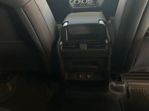 Land Rover Defender 110 D250 X-Dynamic SE - Image 16