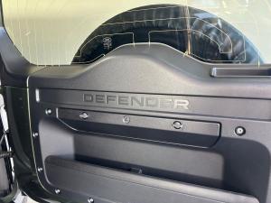 Land Rover Defender 110 D250 X-Dynamic SE - Image 21