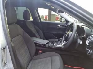 Alfa Romeo Giulia 2.0T - Image 11