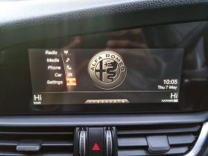 Alfa Romeo Giulia 2.0T - Image 13