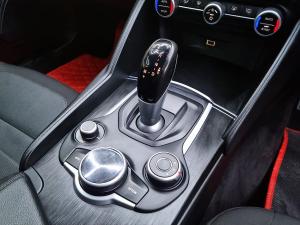 Alfa Romeo Giulia 2.0T - Image 15