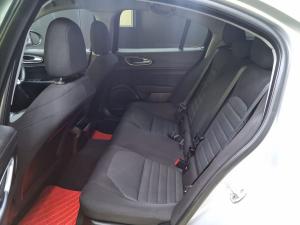 Alfa Romeo Giulia 2.0T - Image 22