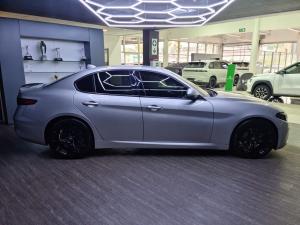 Alfa Romeo Giulia 2.0T - Image 4