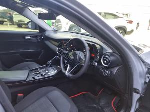 Alfa Romeo Giulia 2.0T - Image 7
