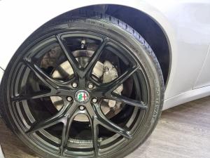 Alfa Romeo Giulia 2.0T - Image 8