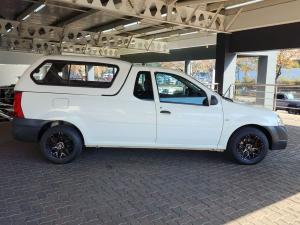 Nissan NP200 1.6i safety pack (aircon) - Image 8