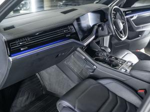 Volkswagen Touareg V6 TDI Executive R-Line - Image 26