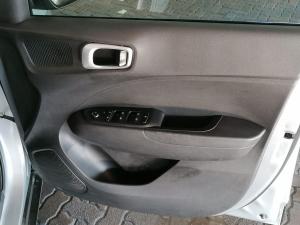 Hyundai Venue 1.2 Motion - Image 29