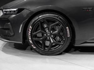 Ford Mustang 5.0 GT fastback - Image 8