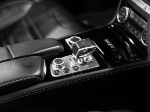 Mercedes-Benz SL SL63 - Image 11