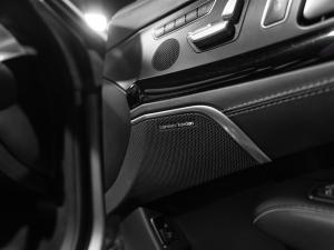 Mercedes-Benz SL SL63 - Image 13