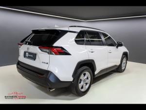 Toyota RAV4 2.0 GX auto - Image 2