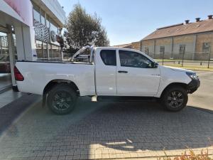 Toyota Hilux 2.4GD-6 Xtra cab Raider auto - Image 3