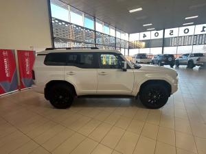 Toyota Land Cruiser Prado 2.8GD VX-L - Image 3