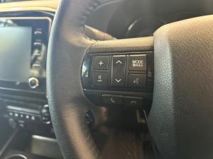 Toyota Hilux 2.8GD-6 double cab 4x4 Legend auto - Image 9
