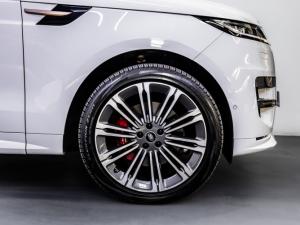 Land Rover Range Rover Sport D350 Dynamic HSE - Image 4
