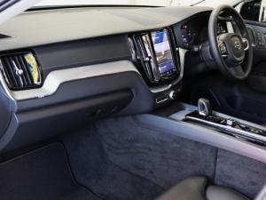 Volvo XC60 T8 Recharge AWD R-Design - Image 6